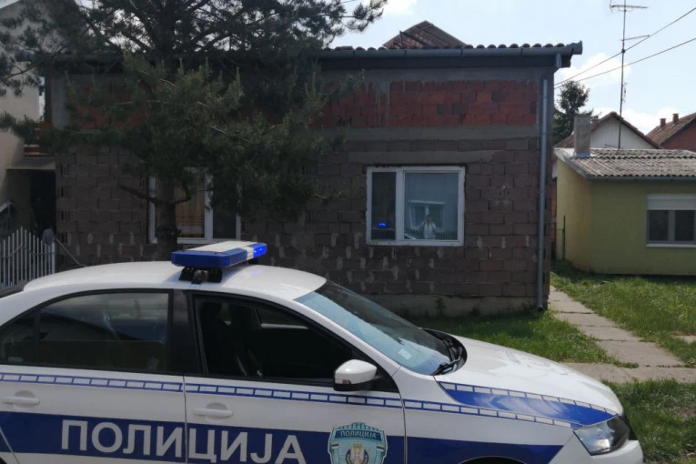 MALOLETNA ĆERKA BILA U KUĆI DOK JOJ JE MAJKA MASAKRIRALA OCA: Pozvala brata i rekla šta se desilo