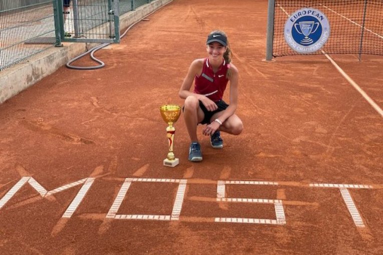 JELENA JANKOVIĆ I ANA IVANOVIĆ SU PROŠLOST: Dobro zapamtite ovo ime, ona će proneti slavu srpskog ženskog tenisa – Osvaja trofeje gde god stigne!