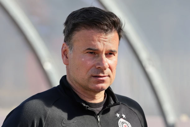STANOJEVIĆ REŠIO PROBLEM U KOMŠILUKU! Partizan dovodi reprezentativca!