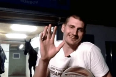 BACILA JE OKO NA NJEGA: Nikola Jokić fascinirao sportsku novinarku - Priznala je da ga Amerika ne zaslužuje!