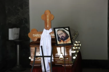 Danas je SAHRANA Vidoju Ristoviću! Sve je spremno za ispraćaj na VEČNI POČINAK! (FOTO)