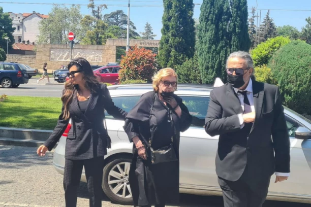 Miša Grof se pojavio na SAHRANI sina Vidoja Ristovića: TUGA mu razara srce, a OVAJ detalj je sve RASTUŽIO!