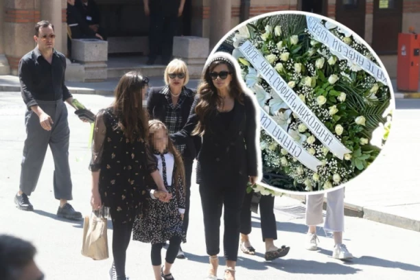 Nikolina sa ćerkom Unom Sofijom položila VENAC za pokojnog Vidoja: POTRESNA PORUKA za kraj kida dušu! (FOTO)