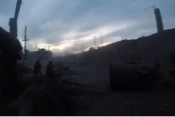 AZOVCI ne daju ČELIČANU! Krenuli u kontraofanzivu! BORBA kao na filmu! (VIDEO)