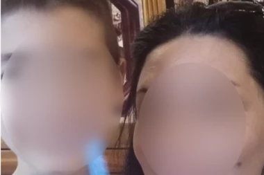 JUČE OBJAVILA FOTOGRAFIJU SA SINOM, A DANAS SA NJIM SKOČILA KA SMRTI: Žena pre užasa u Mirijevu tražila ključ od tavana!