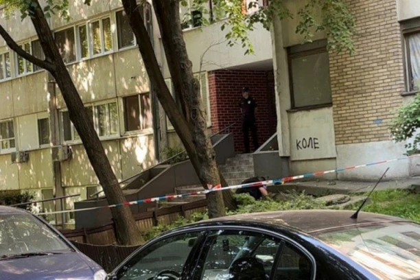 Novi detalji užasa u Mirijevu: Dečaka dok je spavao majka zgrabila iz kreveta i sa njim skočila sa trećeg sprata! (FOTO, VIDEO)