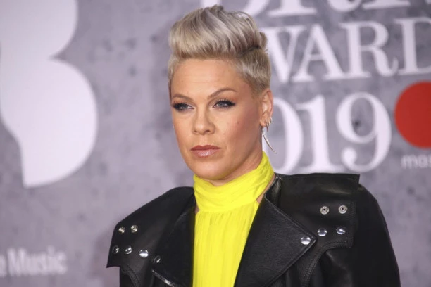 PEVAČICA OTKRILA ŠOKANTNE DETALJE O SVOM ZDRAVLJU! Teže je nego što se mislilo: Ovo treba da znaju sve žene