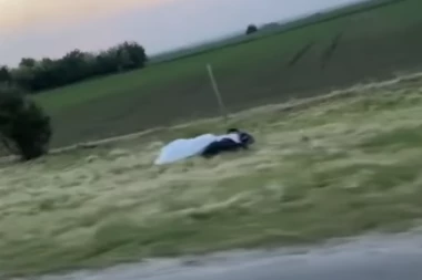 Leš pronađen u automobilu sa užičkom registarskom oznakom! Na njivi kod Slanaca još se sprovodi uviđaj posle pronalaska tela mlađeg muškarca!