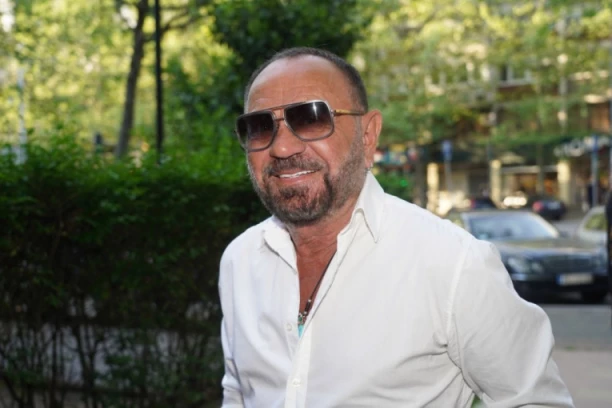 OVAKO STRANAC U DOMINIKANI PEVA PESMU MILETA KITIĆA! Pevač podelio HIT SNIMAK, svi plaču od smeha! (VIDEO)