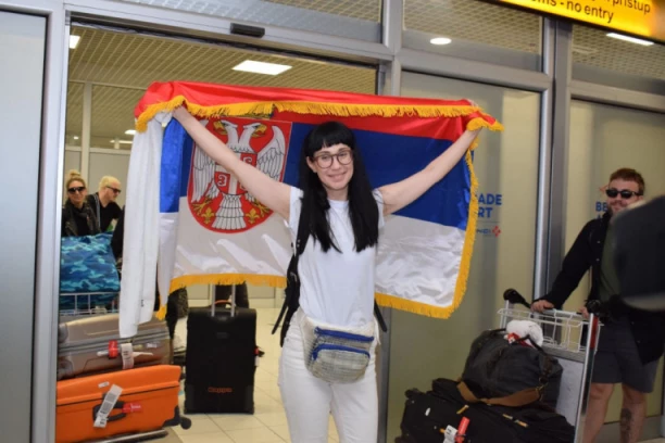 KONSTRAKTA PONOVO IDE NA EVROVIZIJU 2023? Otkrila sve o promenama, vreme je da zasija u pravom svetlu! (FOTO)