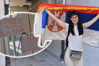 Komšiluk dočekao UPRAVNICU ZGRADE! Konstraktu sačekalo iznenađenje, KARANFIL za umetnicu! (VIDEO)