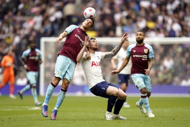 RASPLET U PREMIJER LIGI: POZNATO KO IDE U ČEMPIONŠIP! Junajted i Čelsi dobili NEOČEKIVANU priliku! Arsenal spašava SAMO TOTENHEM!