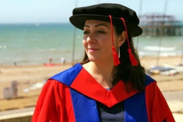 DOKTORIRALA FILOZOFIJU I VRATILA SE KUĆI! Tanja se usavršavala na najprestižnijim koledžima: Srbi više poštuju Rome od Engleza