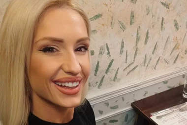 NAJNOVIJA FOTOGRAFIJA SVE DOKAZALA! Dok svi bruje o razvodu, trudna Anja Mit OVAKO SVIMA ZAPUŠILA USTA! (FOTO)