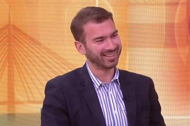 POLITIKOLOG VELEBIT O GORUĆIM TEMAMA: Zapad treba da podrži Srbiju, a ne da vrši pritisak!