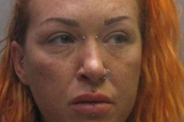 MAJKA (32) PIJANA VOZILA 170 NA SAT DOK SE SNIMALA TELEFONOM: Udarila u porodični auto, ženi pukla kičma pas stradao