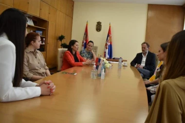 VUJOVIĆ ugostila studente FPN-a koji su započeli stručnu praksu u MINISTARSTVU!