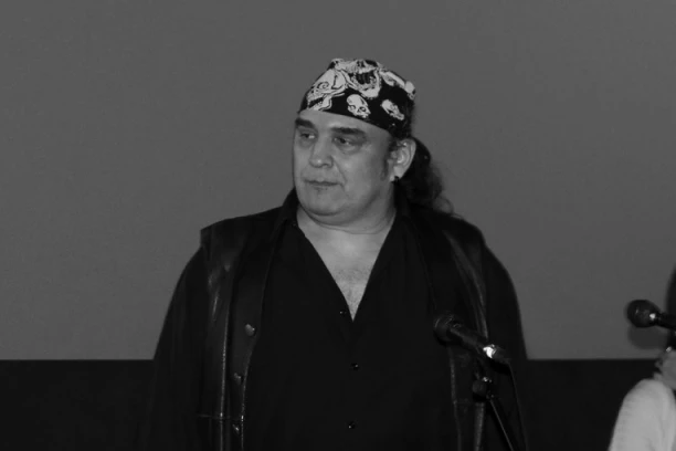 PREMINUO IGOR STAROVIĆ: Pevač Divljeg Kestena izgubio životnu bitku u 56. godini!