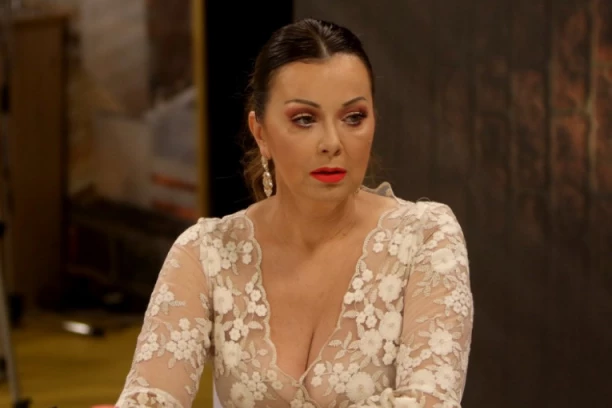 "KAO DA IMAM POREMEĆAJ LIČNOSTI..." Velika ispovest Dragane Katić - otvorila dušu o BOLNIM TRENUCIMA i deci!