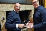 ĆEVAPČIĆE SMO SPREMALI ZAJEDNO: Predsednik Vučić na radnoj večeri sa Šarlom Mišelom (FOTO)