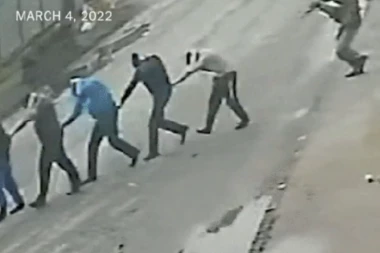 RUSI UBIJALI ZAROBLJENIKE U BUČI? Njujork Tajms objavio jeziv snimak kao dokaz (VIDEO)