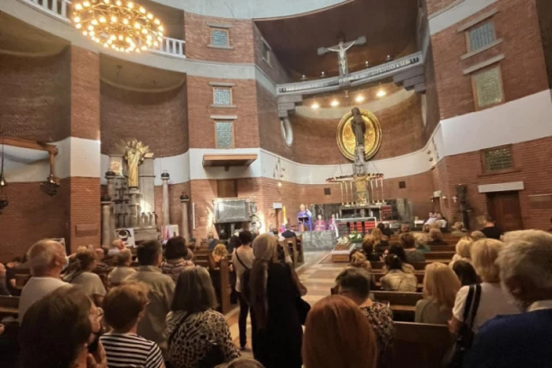 U NAREDNIH SEDAM DANA NE UZIMAJTE POZAJMICE I NE DAJTE PARE NA ZAJAM! Slavimo Mesopusnu nedelju! Počinje priprema za VASKRŠNJI POST!