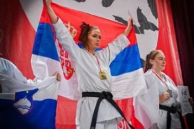 POVREDA ĆE USKORO BITI PROŠLOST: Veštinom, znanjem i lepotom ponovo će pokoriti Evropu i svet - Emilija Antanasijević, Zvezdina zvezda u usponu!! (FOTO)