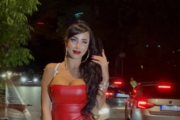 ALEKSANDRA VIDELA POLJUBAC MAJE I PECE I PRESEKLA: Subotićka rešila da se DA U PROMET pa POLUGOLA najavila PROVOD (FOTO)