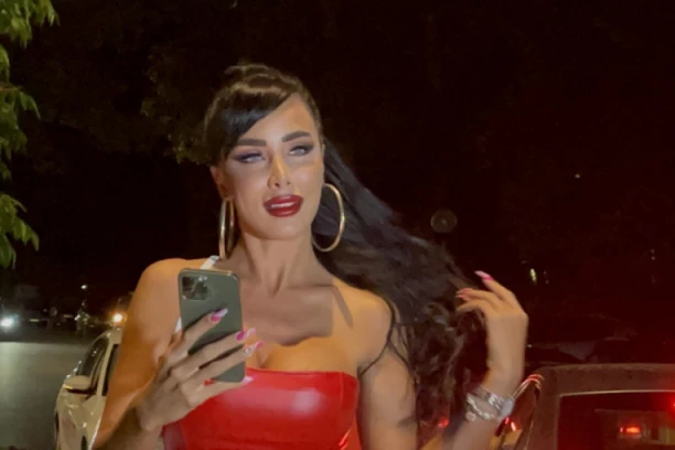 "KAKO SE ŽENA UKANALI": Aleksandra Subotić prodaje "FEJK" stvari za paprenu sumu novca, naišla na oprečne komentare na mrežama! (FOTO)