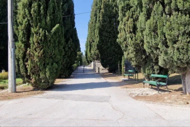 OVDE ĆE POČIVATI MATEJ PERIŠ! Počela sahrana u krugu porodice (FOTO)