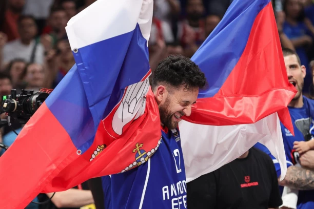 NBA I EVROLIGA - IMA NEKA TAJNA VEZA: Vasilije Micić nastavio NESTVARAN niz! Kvari ga samo košarkaš kog grobari NE PODNOSE!