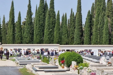 TUŽNA PRIČA O SRPKINJI KOJA JE UMRLA SAMA: Podigla je decu dok joj je muž radio u Nemačkoj, a na kraju su je KOMŠIJE SAHRANILE