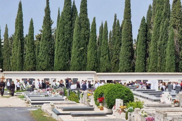 TUŽNA PRIČA O SRPKINJI KOJA JE UMRLA SAMA: Podigla je decu dok joj je muž radio u Nemačkoj, a na kraju su je KOMŠIJE SAHRANILE