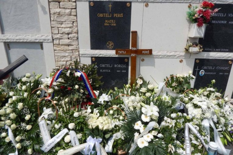 Sahrana Mateja Periša