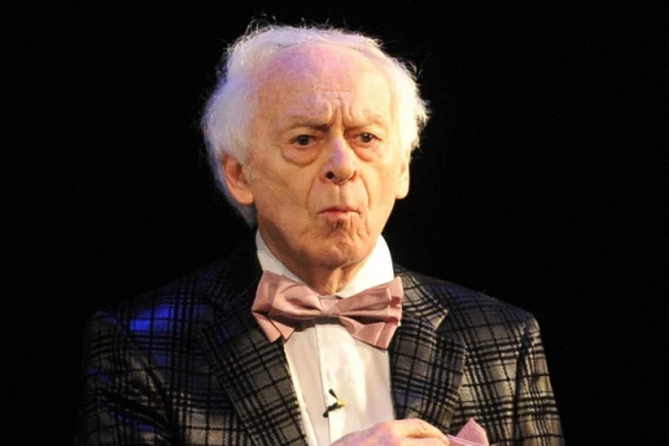 Nikola Simić se NIKADA NIJE OSTVARIO KAO OTAC, a razlog je TRAGIČAN: Nakon terapije zbog teške bolesti je ostao STERILAN, a OVO ga je dotuklo! (FOTO)