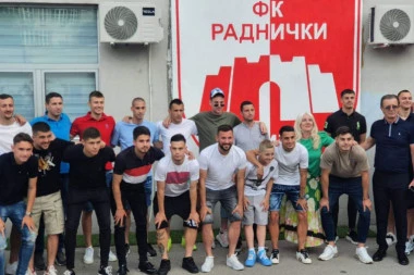 SPEKTAKL U NIŠU: Fudbaleri i navijači Radničkog proslavili plasman u Evropu! (VIDEO/FOTO)