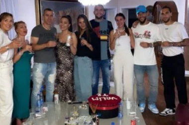 GUDELJ UPOZNAO RAŽNATOVIĆE: Anastasijin dečko doveo CELU PORODICU u Cecinu vilu, TASA DOŽIVELA NAJLEPŠE ROĐENDANSKO IZNENAĐENJE, a evo šta joj je dever poručio! (VIDEO)