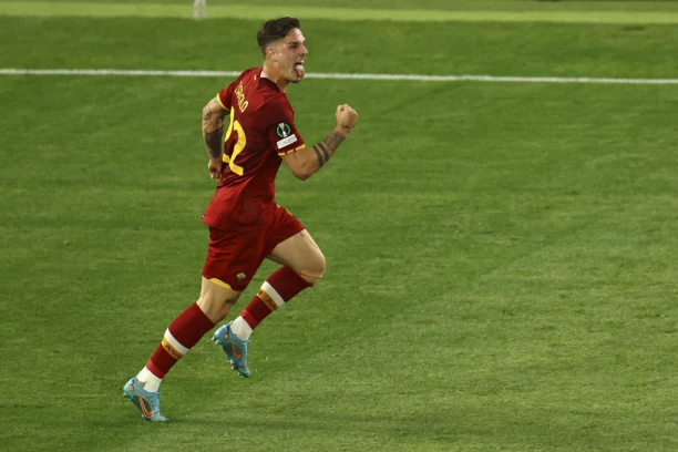 ROMA PRIHVATILA PONUDU: Zaniolo pojačava Bornmut