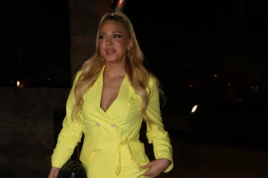 Milica Todorović U ZANOSNOM PLESU sa Gudeljevim BRATOM: Pribila se uz njega i NE PUŠTA (VIDEO)