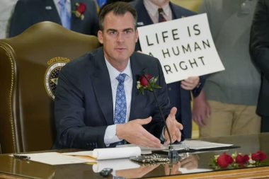 OKLAHOMA UVELA STROG ZAKON O ABORTUSU! Guverner: Obećao sam građanima da ću potpisati svaki zakon koji ide u korist života!