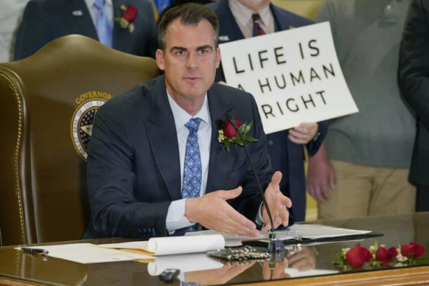 OKLAHOMA UVELA STROG ZAKON O ABORTUSU! Guverner: Obećao sam građanima da ću potpisati svaki zakon koji ide u korist života!