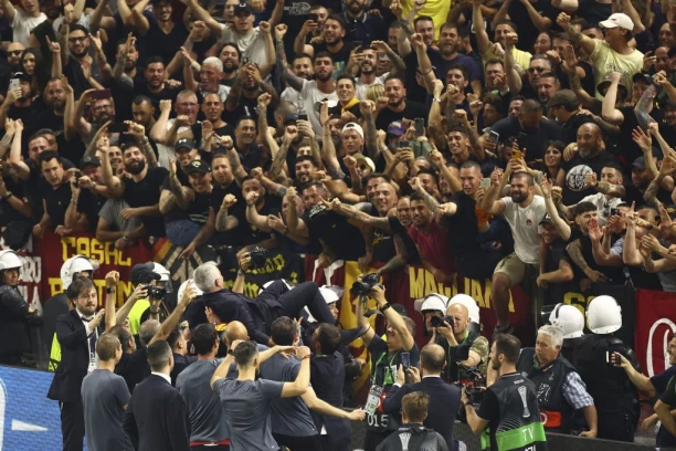 Svilar i Matić ŠAMPIONI ITALIJE? Apenini odjekuju, Murinjova Roma na vrhu!