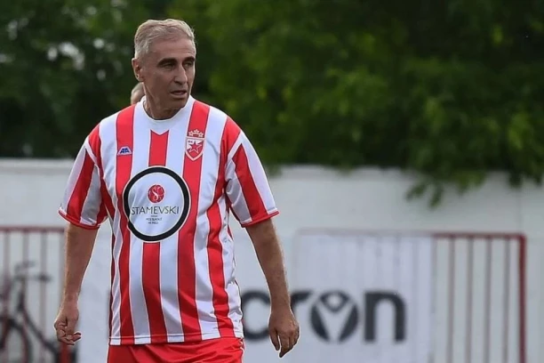 JAKO EMOTIVNA SCENA U SKOPLJU! Boško Đurovski uhvatio mikrofon, pa zapevao iz sveg glasa!