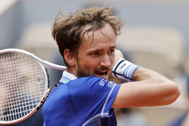 PARISKA SENZACIJA: Rus je počišćen sa terena, Čilić se poigravao sa drugim teniserom sveta - Kako ovo utiče na Novaka Đokovića?