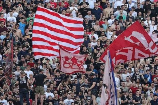 FOTO UBOD! Zvezdin trener na SEVERU među Delijama protiv Javora!