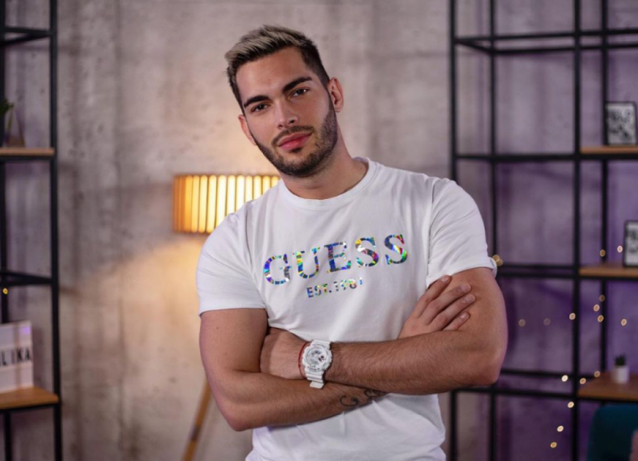 ASMIN MU SLAO TAJNE PORUKE, NUDIO VELIKI NOVAC! Bivši zadrugar pokazao DOKAZE IZ TELEFONA - ZNA SE I KO JE POBEDNIK!