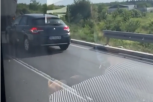 DVOJE TEŠKO POVREĐENO, DELOVI AUTOMOBILA SVUDA PO PUTU! Snimak STRAVIČNE saobraćajne nesreće kod Rušnja! (VIDEO)