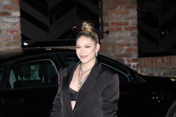 Na svadbi Vanje Mijatović sve pršti od LUKSUZA: Zavirite u salu gde će se uskoro održati venčanje poznate pevačice (FOTO)