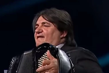 KEMIŠ STRASTVENO LJUBI ZMIJANČEVU: Slika koja je ODJEKNULA KONAČNO je dokazala SVE! (FOTO)