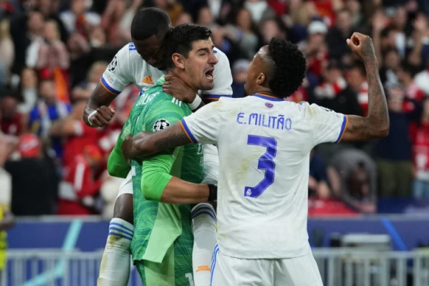 KRALJ PONOVO NA TRONU EVROPE: Vinisijus i ČUDESNI Kurtoa rasplakali Liverpul, Real osvojio Ligu šampiona!